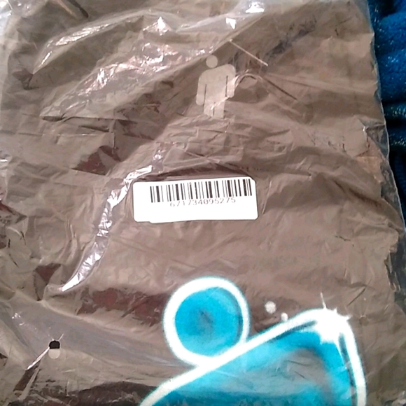 Billie Eilish Airbrush Blogs T-shirt - NWT - Picture 2 of 5